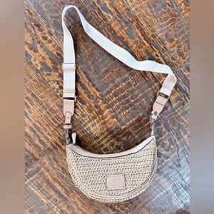 Stylish Tan Woven Tommy Bahama Shoulder Bag- NEW!